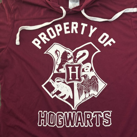 Warner Bros. Burgundy Harry Potter Hogwarts Hooded tshirt - Picture 4 of 5